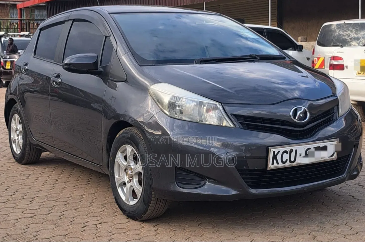 Toyota Vitz 2012