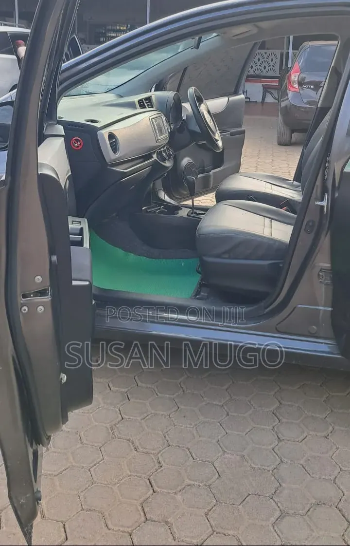 Toyota Vitz 2012