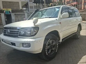 Toyota Land Cruiser 2001 White