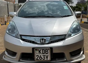 Honda Fit Shuttle 2014 Silver