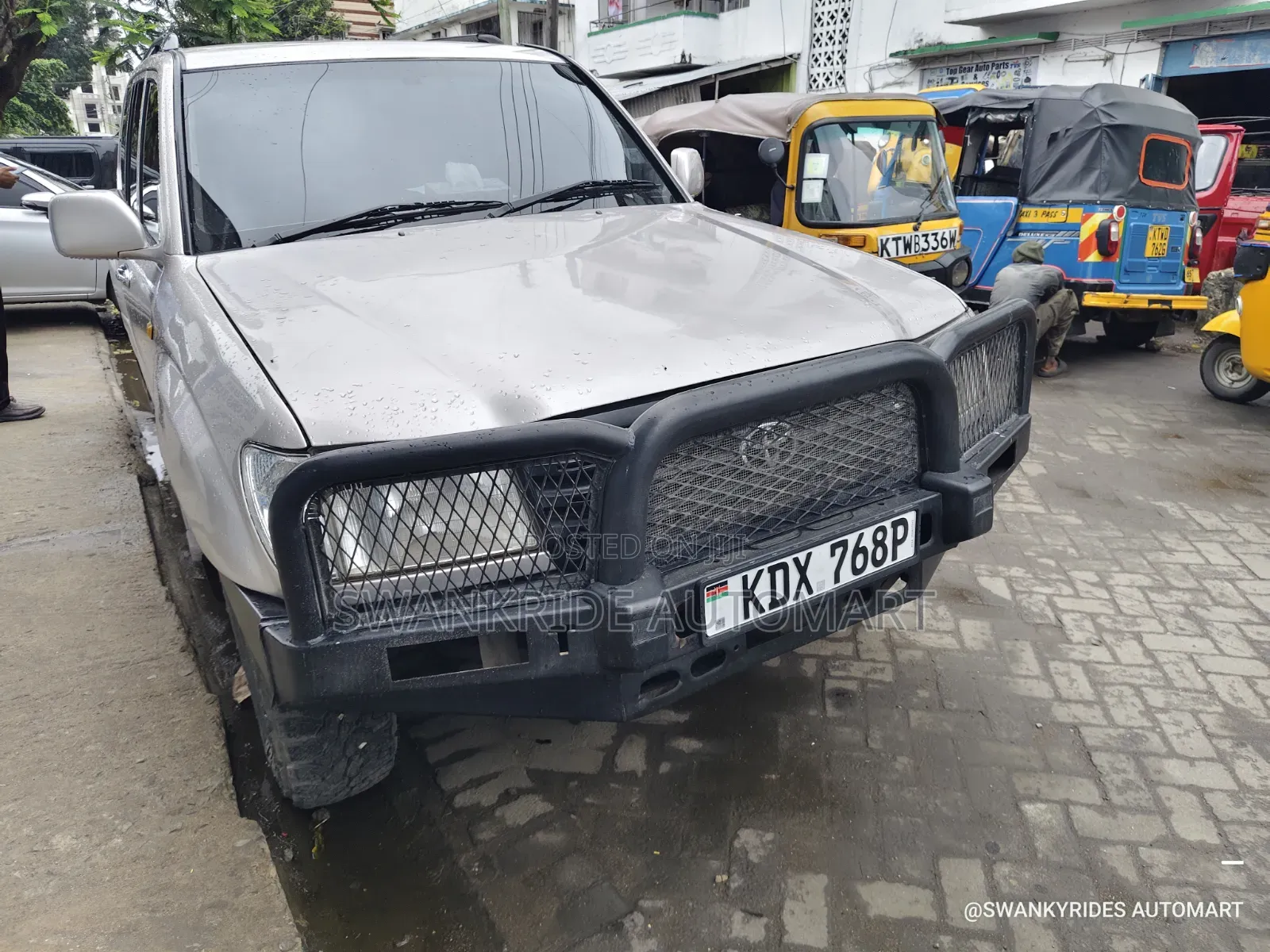 Toyota Land Cruiser 2006 Gold