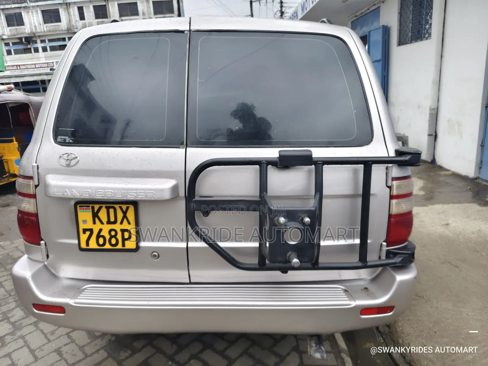Toyota Land Cruiser 2006 Gold