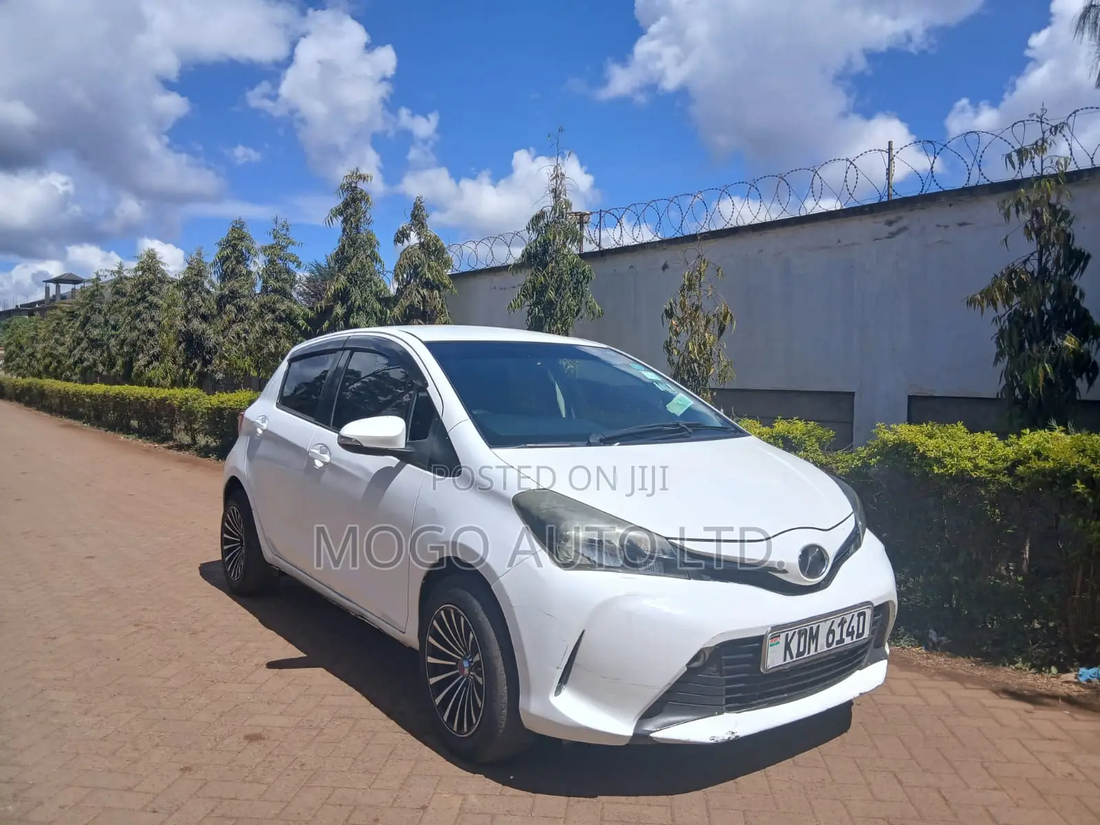 Toyota Vitz 2015 White