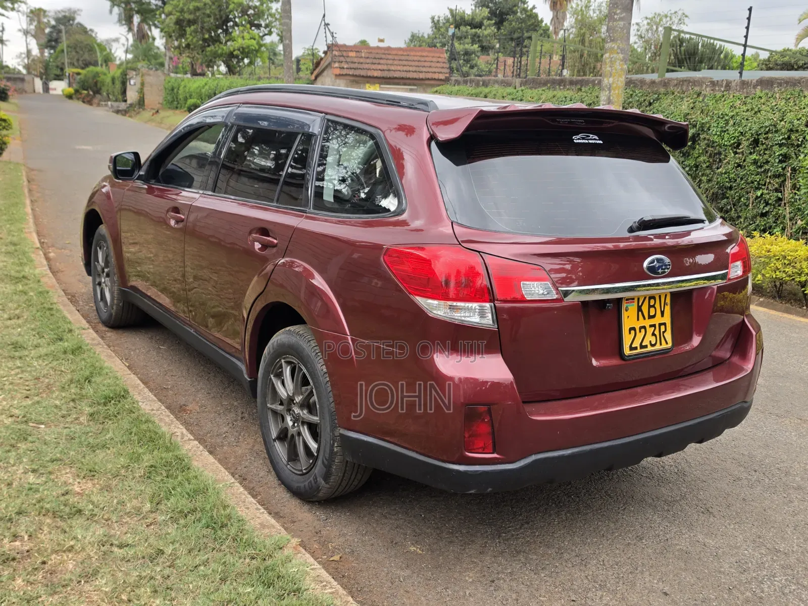Subaru Outback 2.5i Premium 2013 Maroon