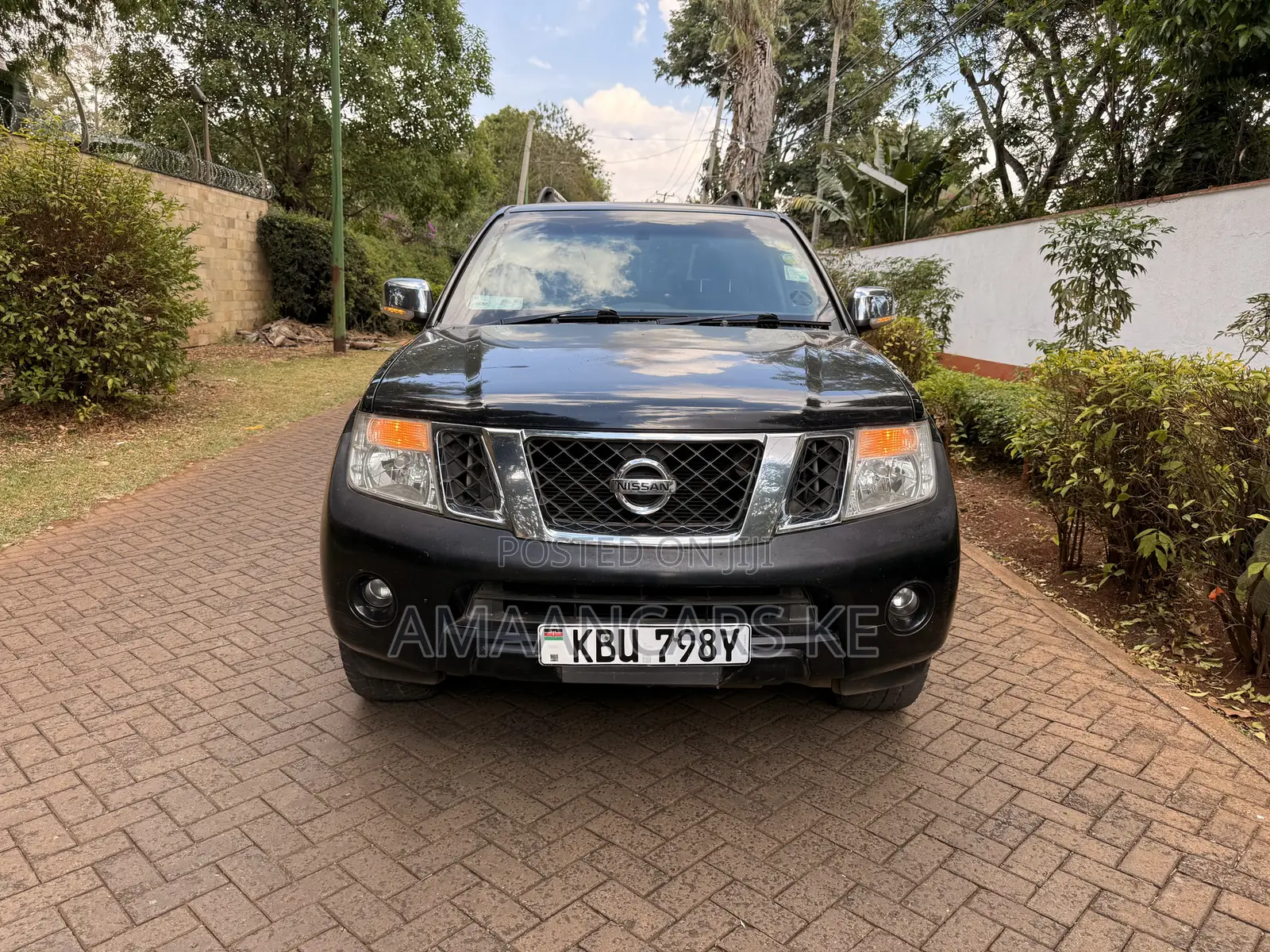 Nissan Pathfinder SV 2012 Black