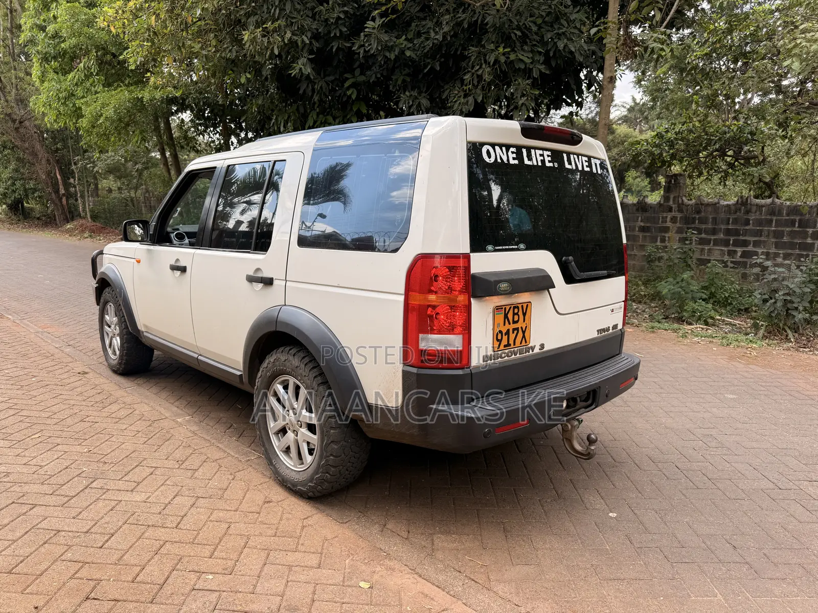 Land Rover Discovery 2009 White