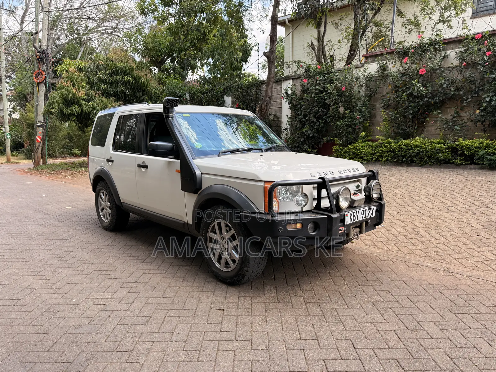 Land Rover Discovery 2009 White