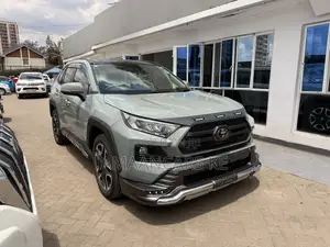 Toyota RAV4 Adventure 2019 Green