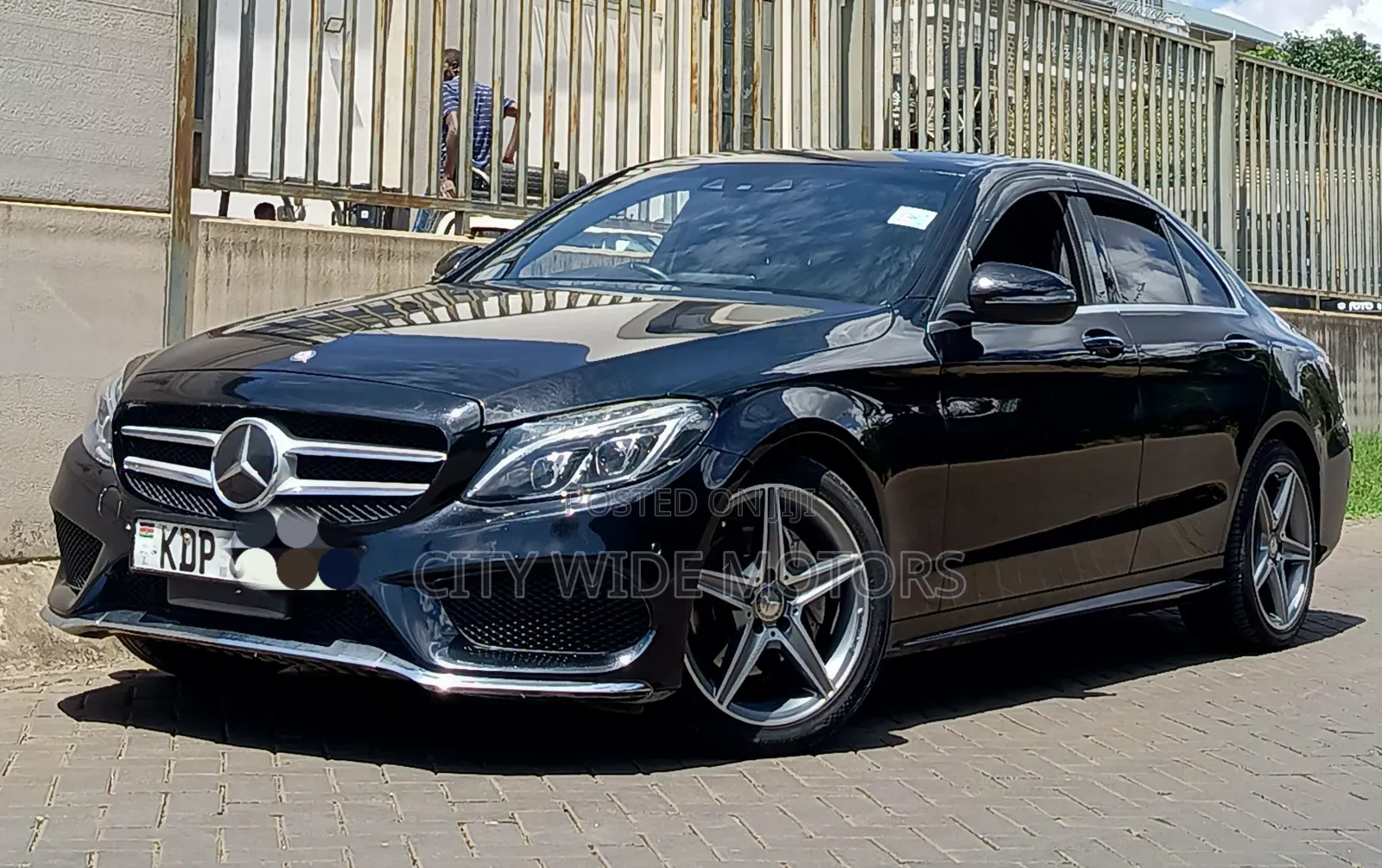 Mercedes-Benz C200 2017 Blue