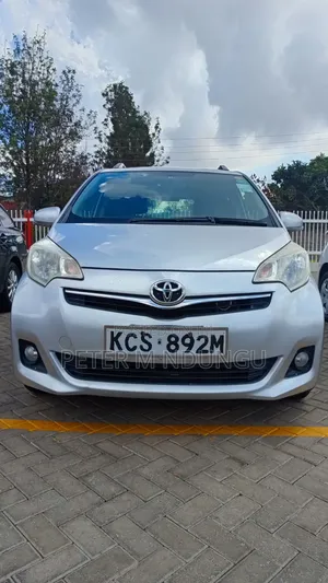 Toyota Ractis 2013 Silver