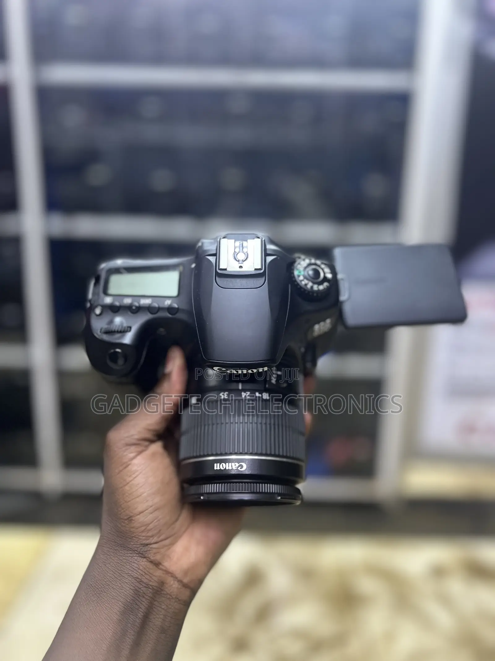 Canon EOS 90D With Kit Lens