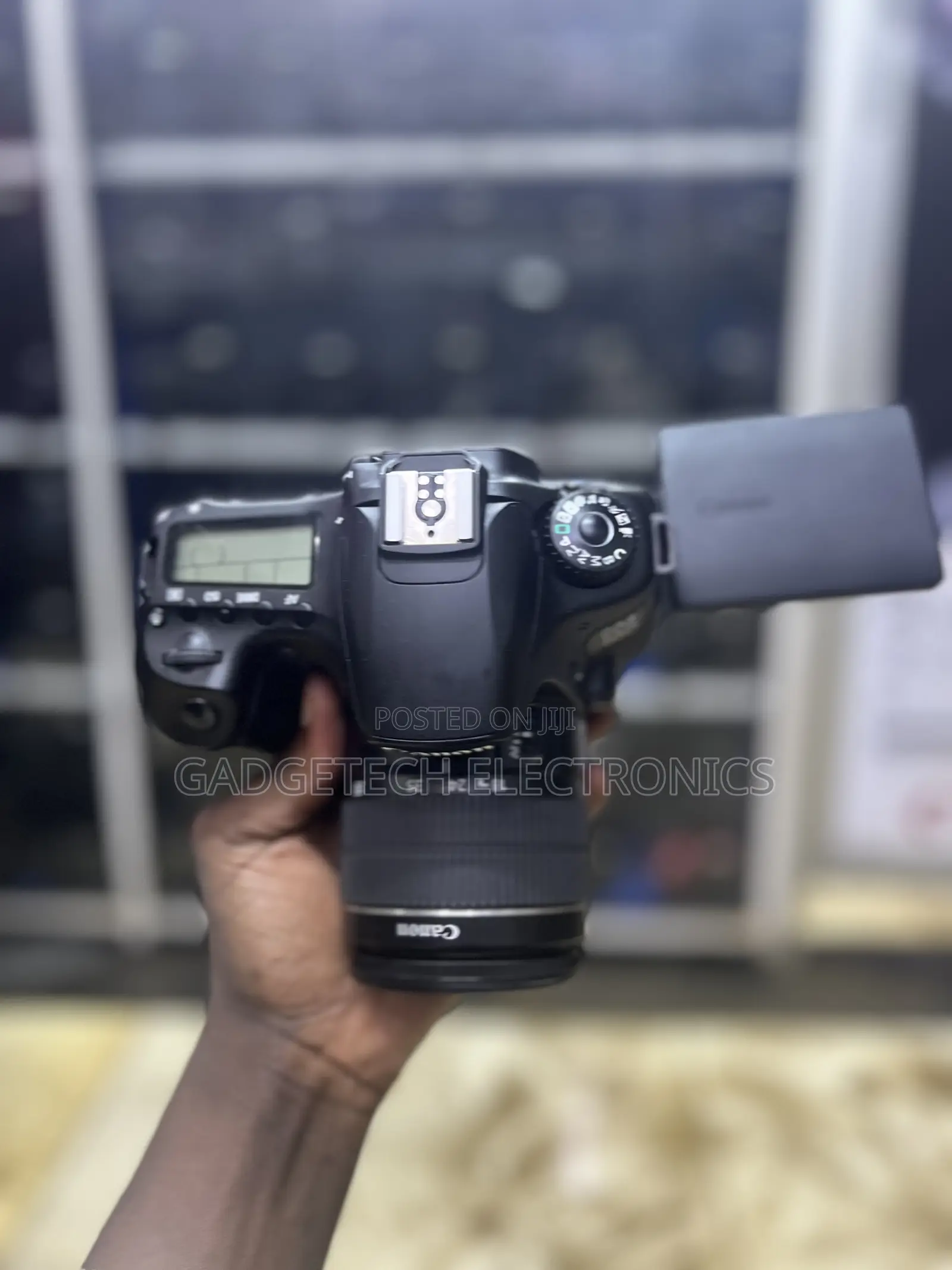 Canon EOS 90D With Kit Lens