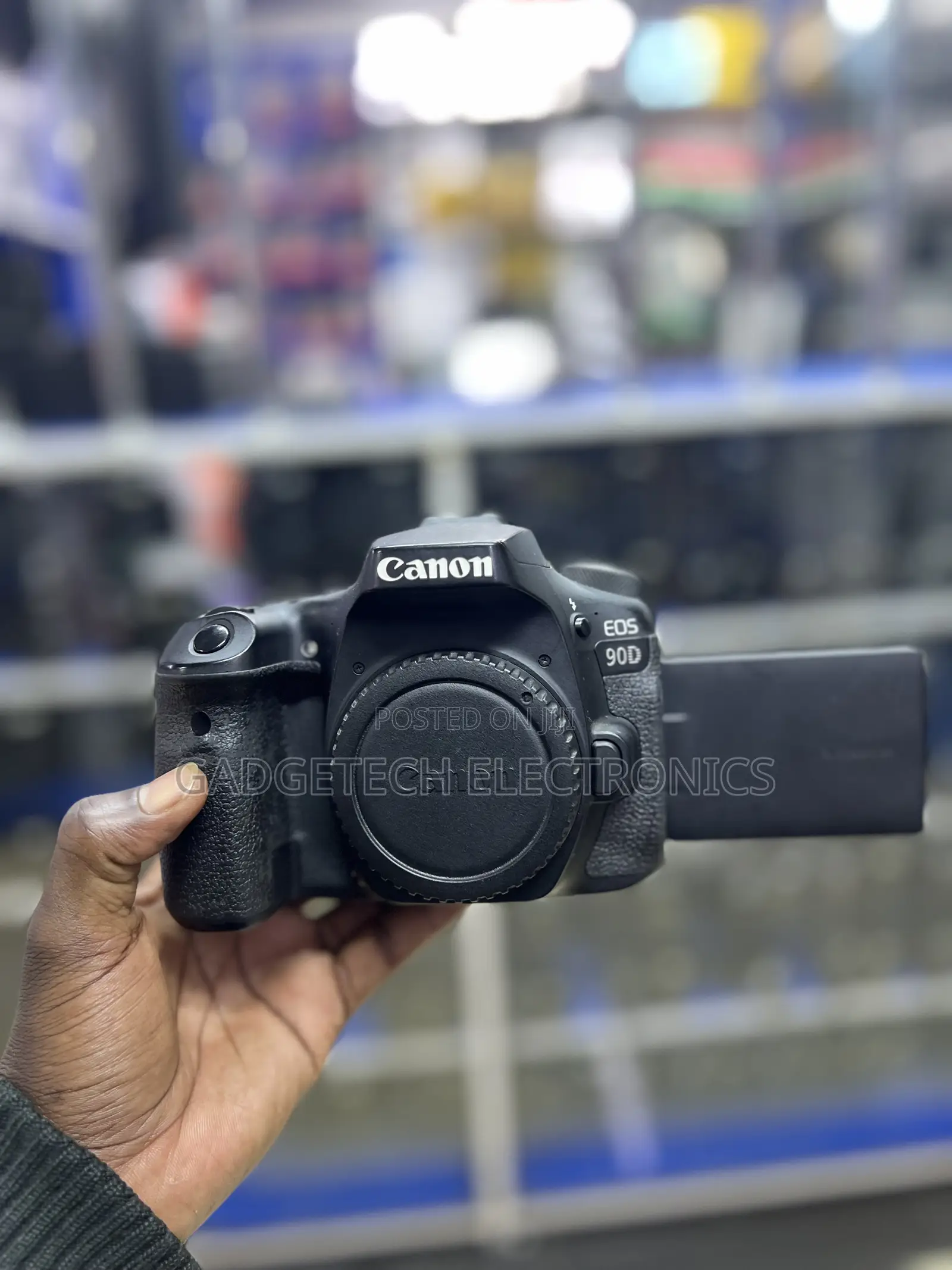 Canon EOS 90D With Kit Lens