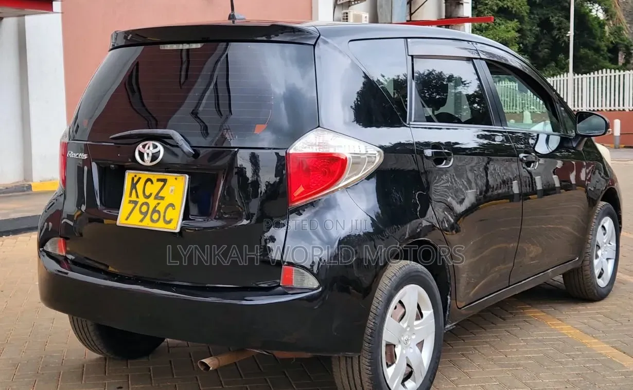 Toyota Ractis 2012 Black