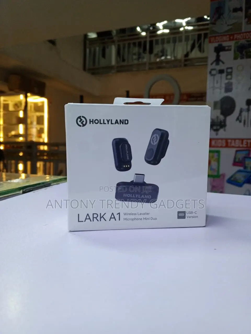 Hollyland Lark A1 Mini Duo Wireless Lavalier Microphone Kit