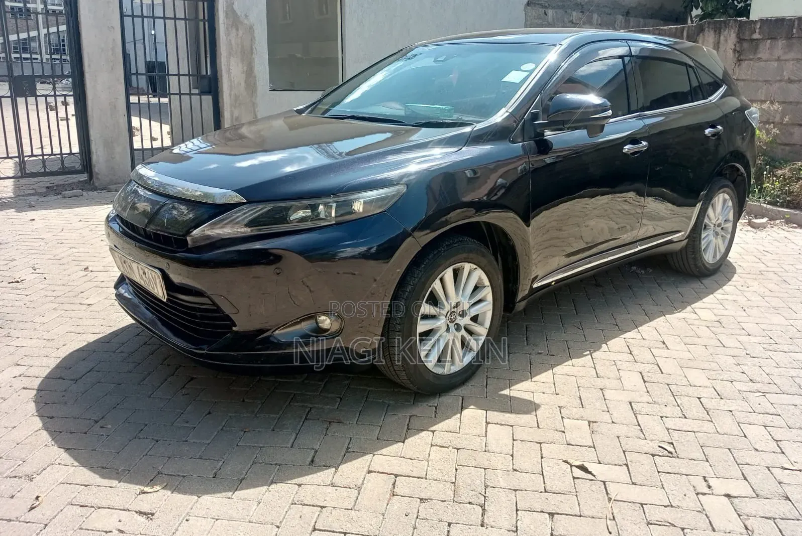 Toyota Harrier 2.0 2016 Black