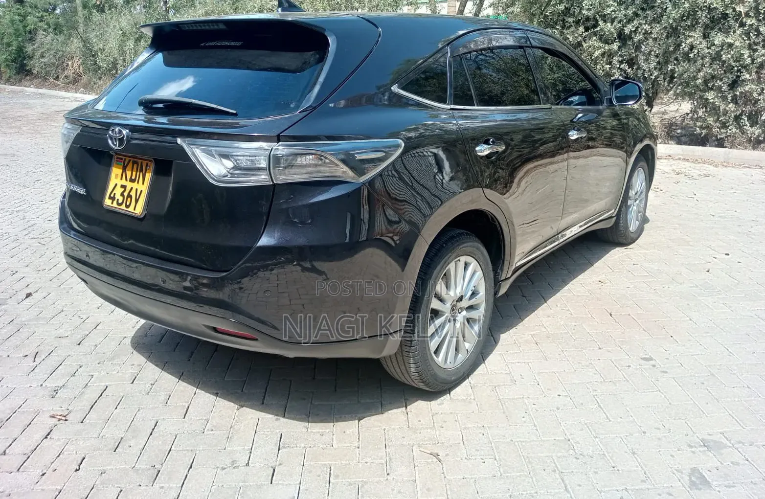 Toyota Harrier 2.0 2016 Black
