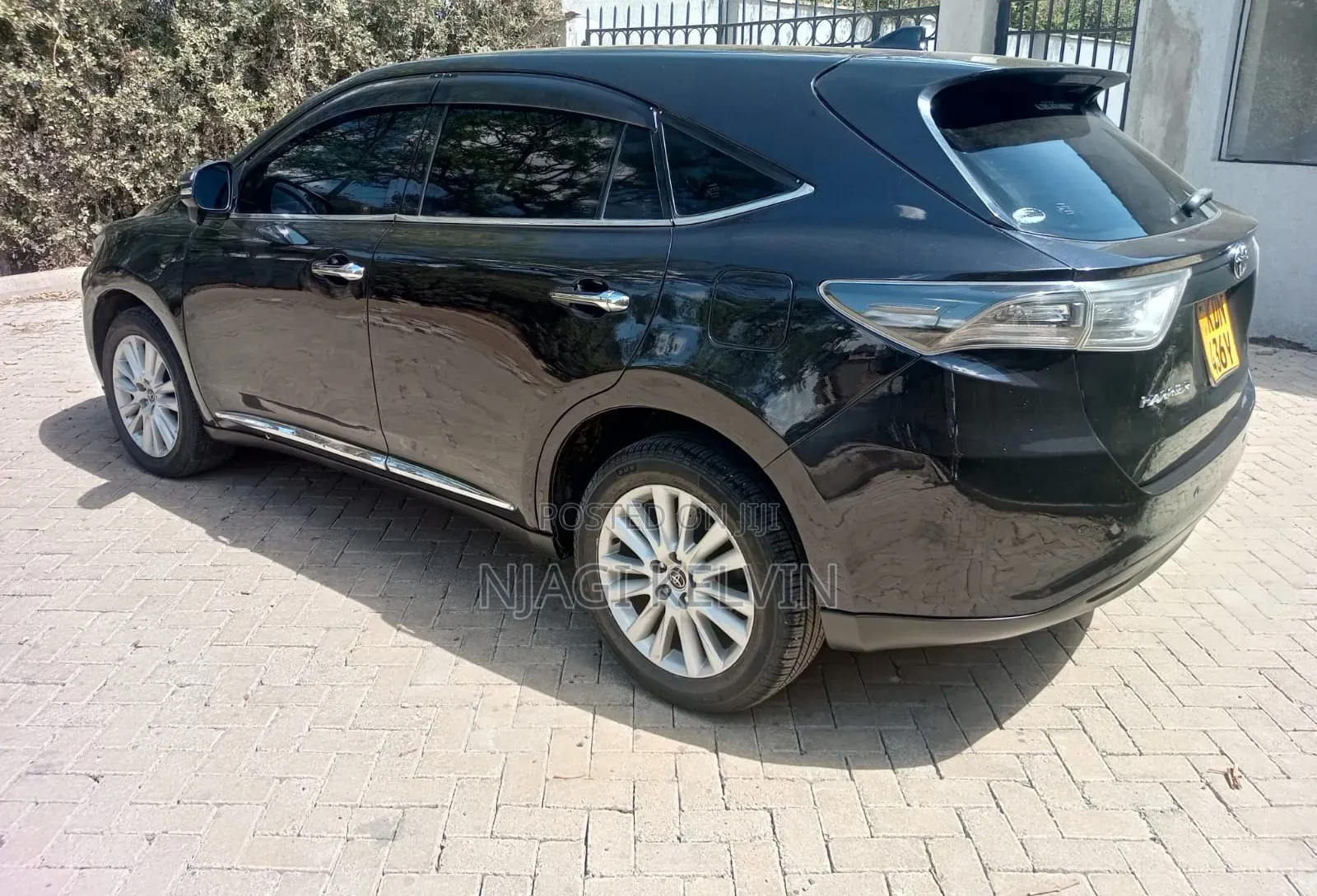 Toyota Harrier 2.0 2016 Black