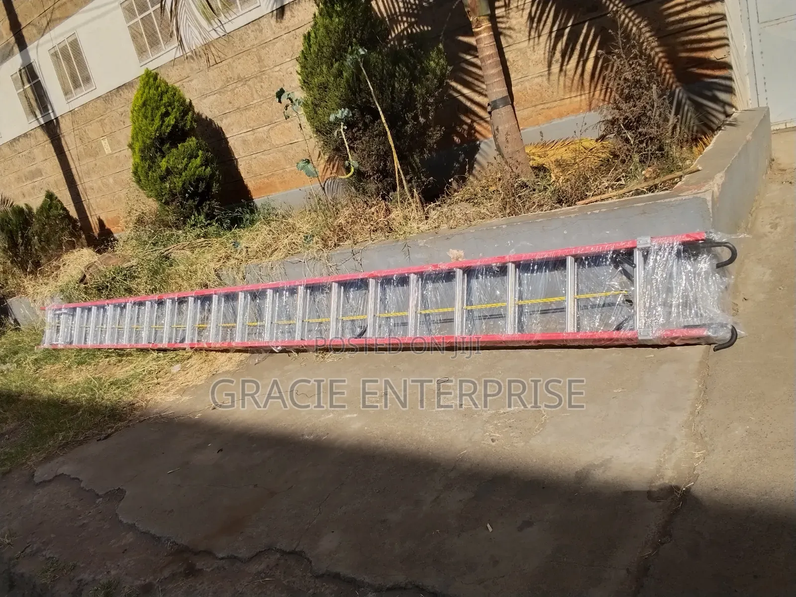Fiberglass Extension Ladder