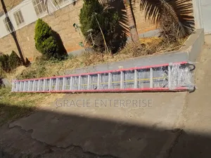 Fiberglass Extension Ladder