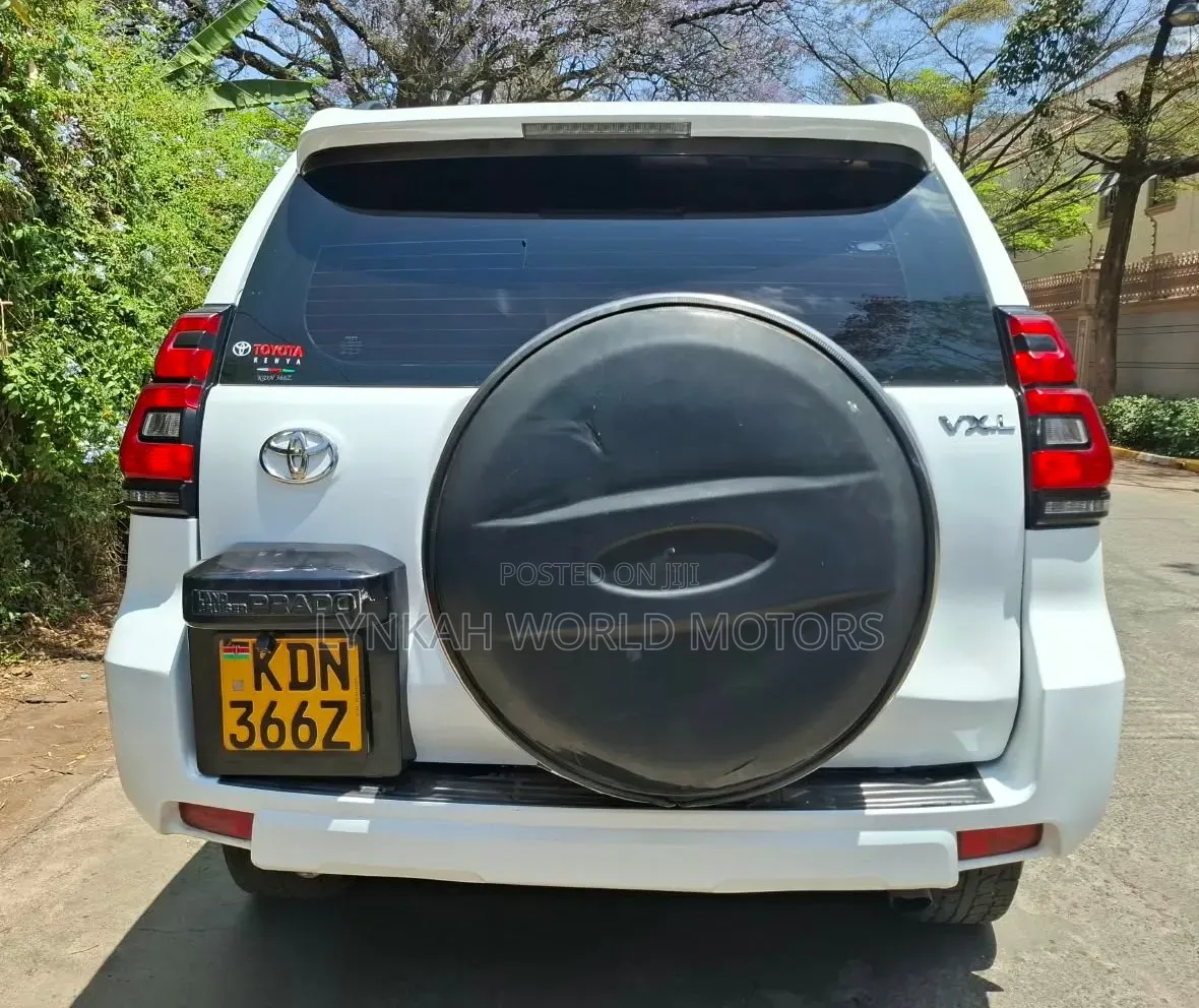 Toyota Land Cruiser Prado 2012 Pearl