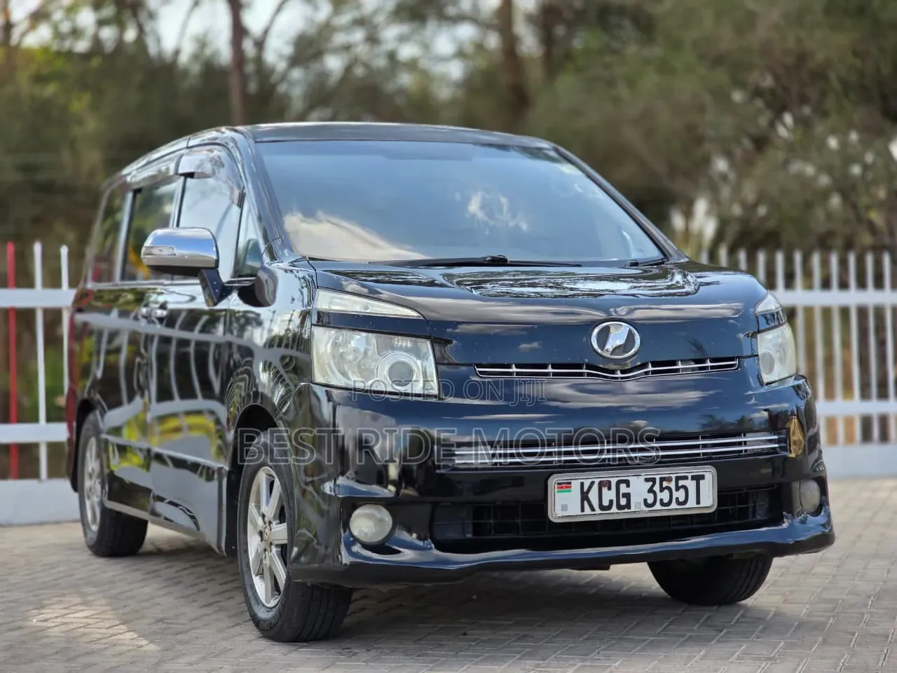 Toyota Voxy X 2WD 8-Seater 2009 Black