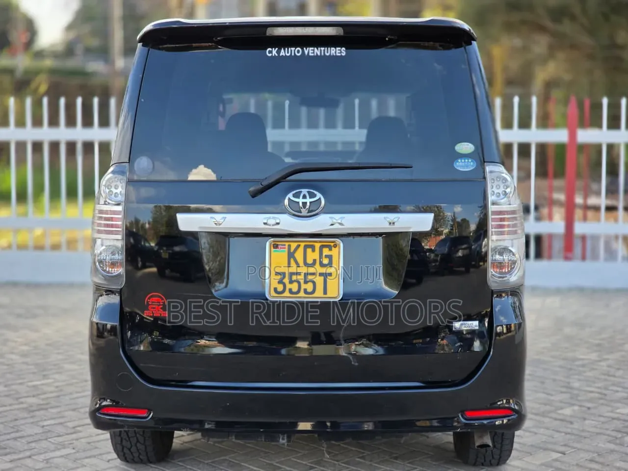 Toyota Voxy X 2WD 8-Seater 2009 Black