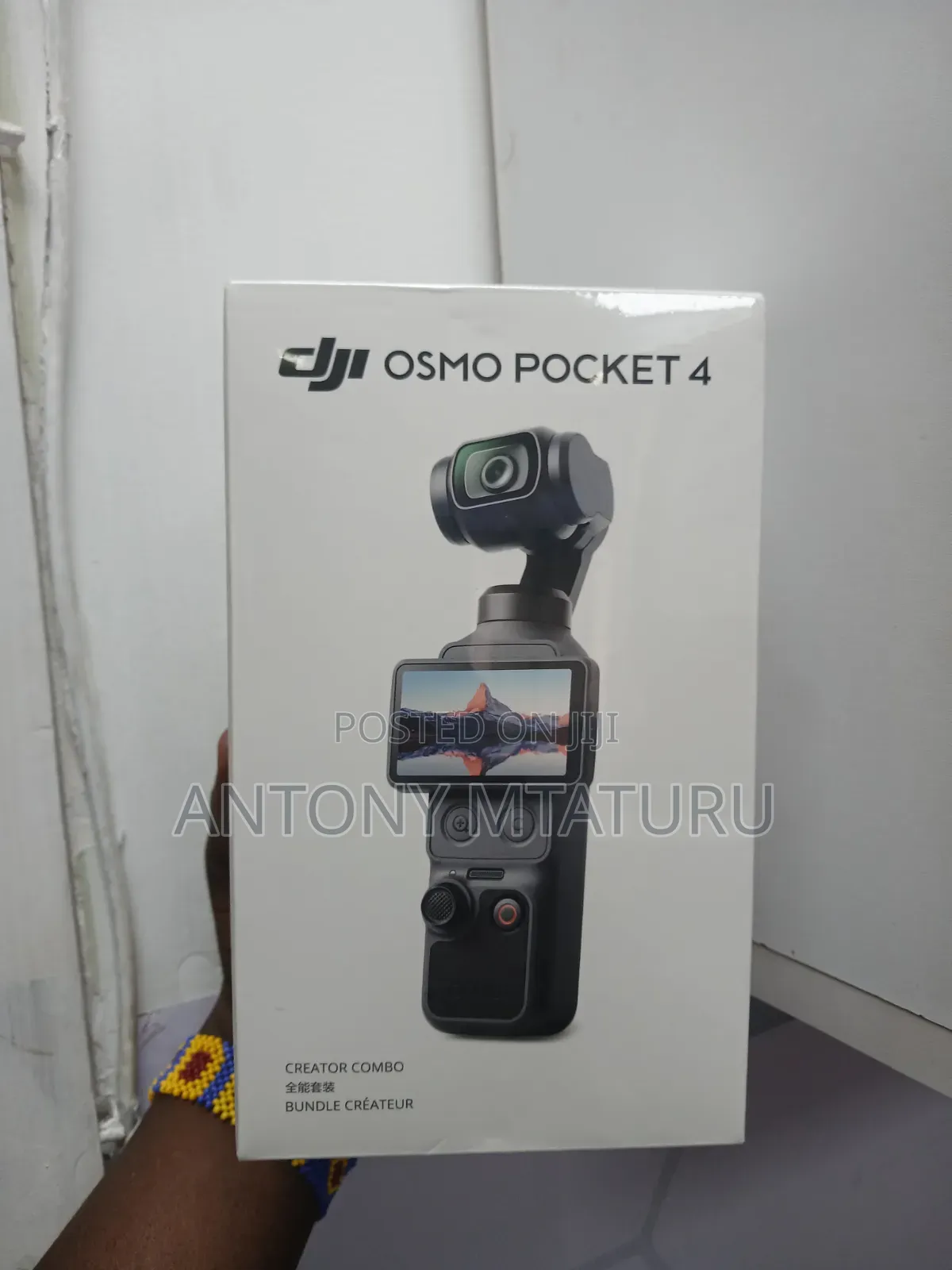 DJI Osmo Pocket 4 Creator Combo
