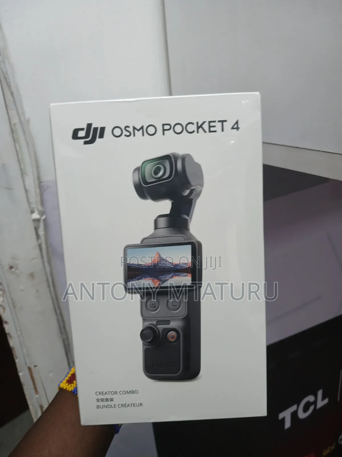 DJI Osmo Pocket 4 Creator Combo