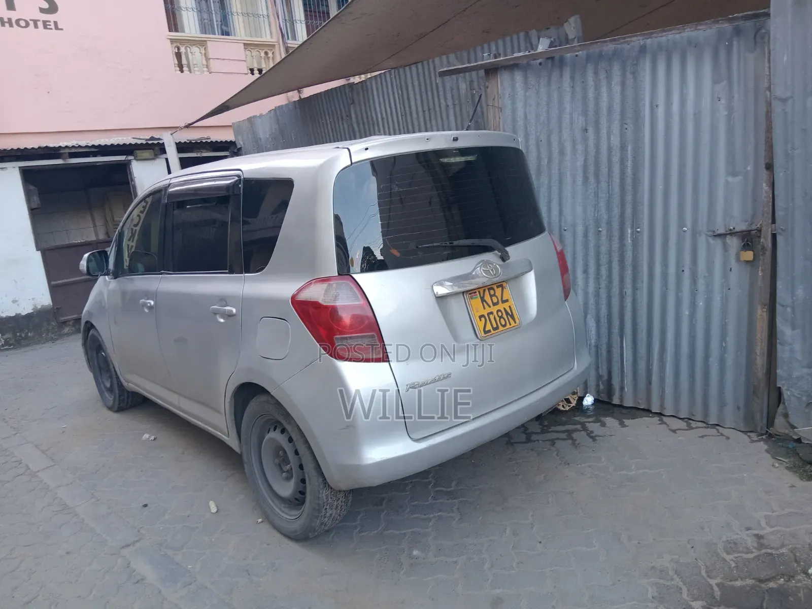 Toyota Ractis 2007 Gray
