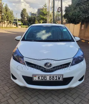 Toyota Vitz 2013 White