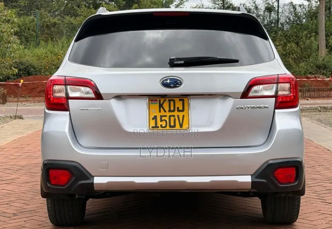 Subaru Outback 2016 Silver