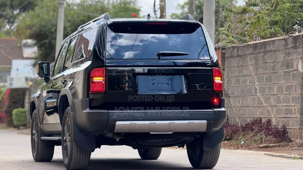 Toyota Land Cruiser Prado 2.8 2024 Black