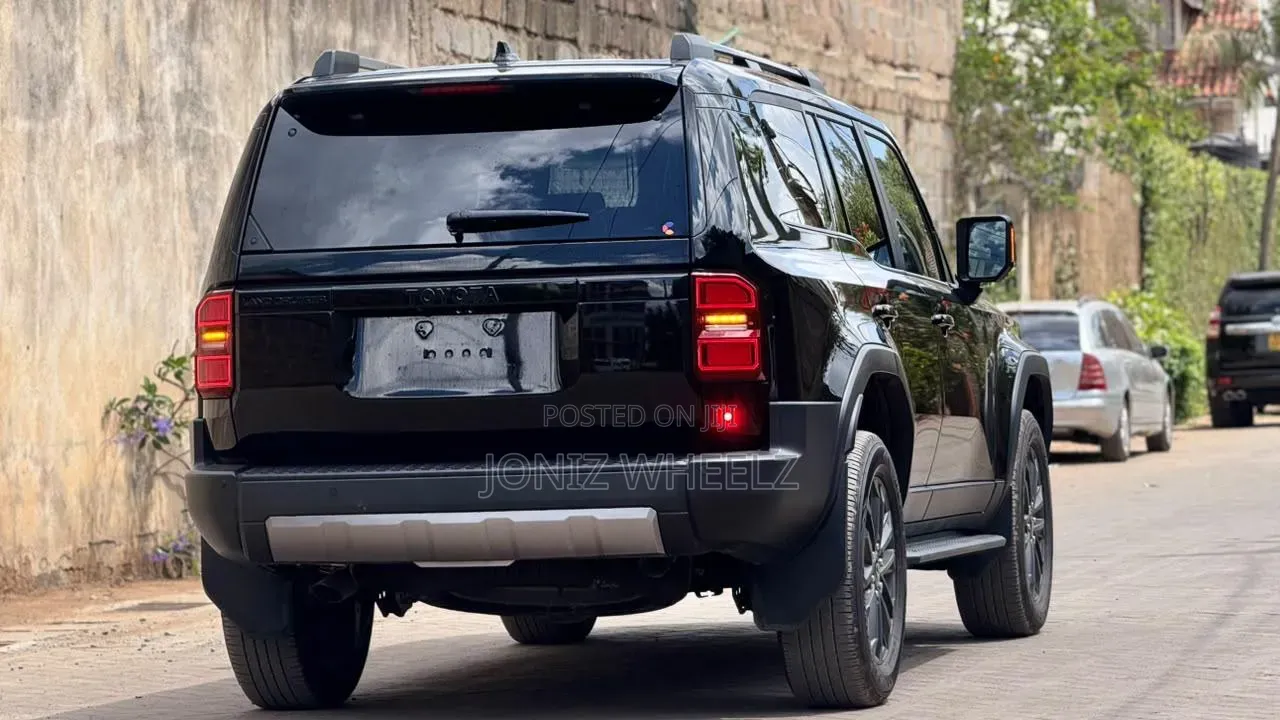 Toyota Land Cruiser Prado 2.8 2024 Black
