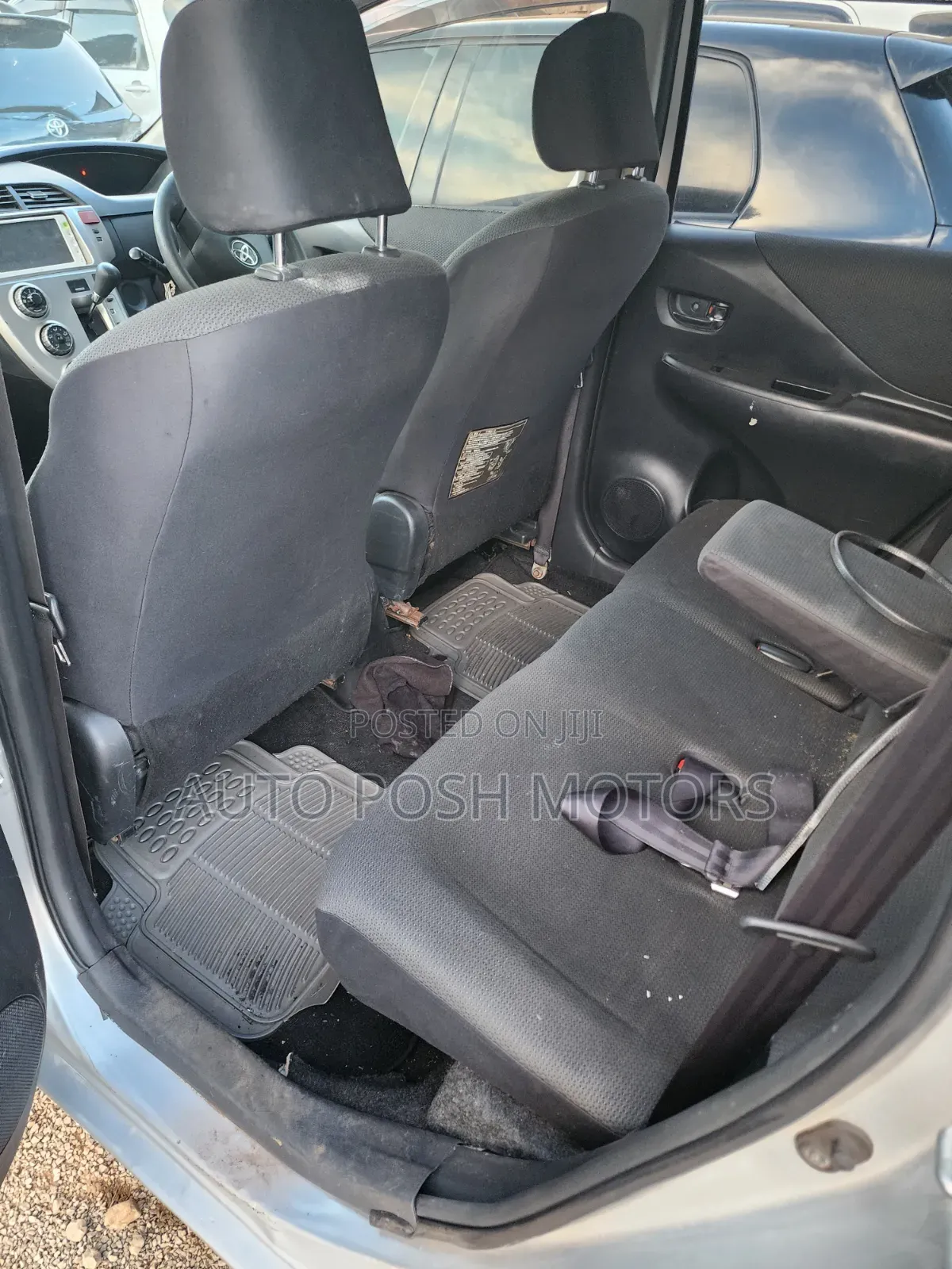 Toyota Ractis 2009 Silver