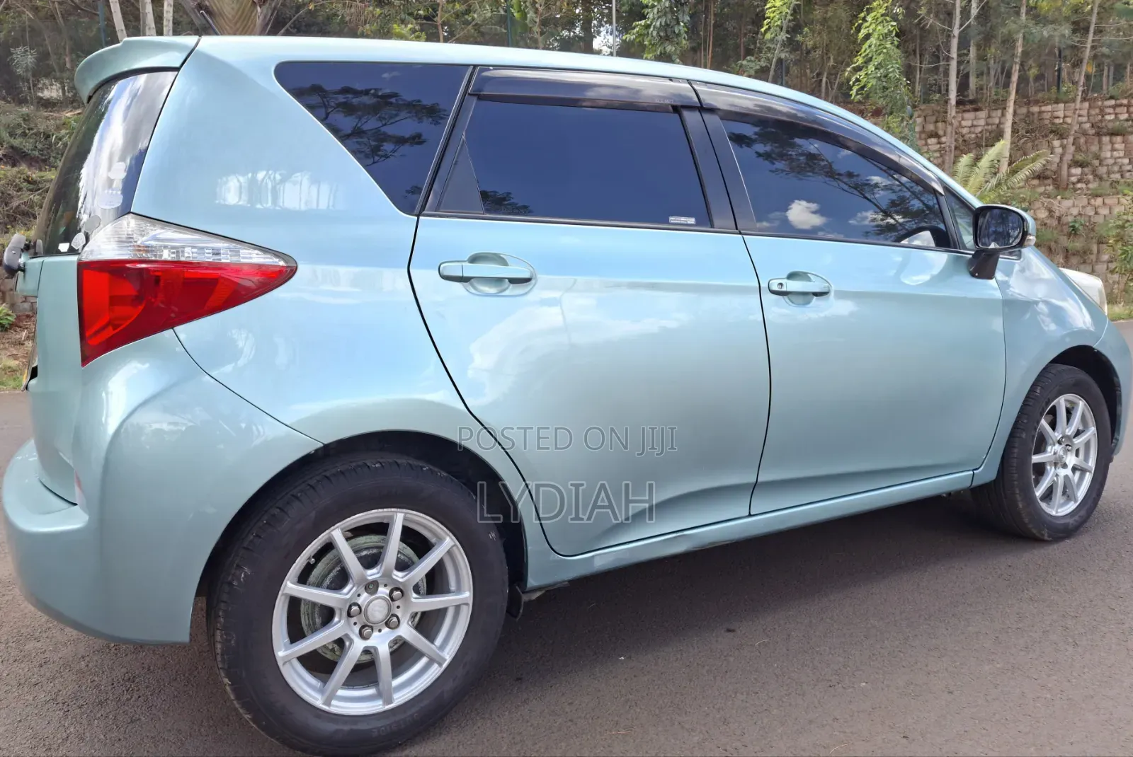 Toyota Ractis 2013 Green