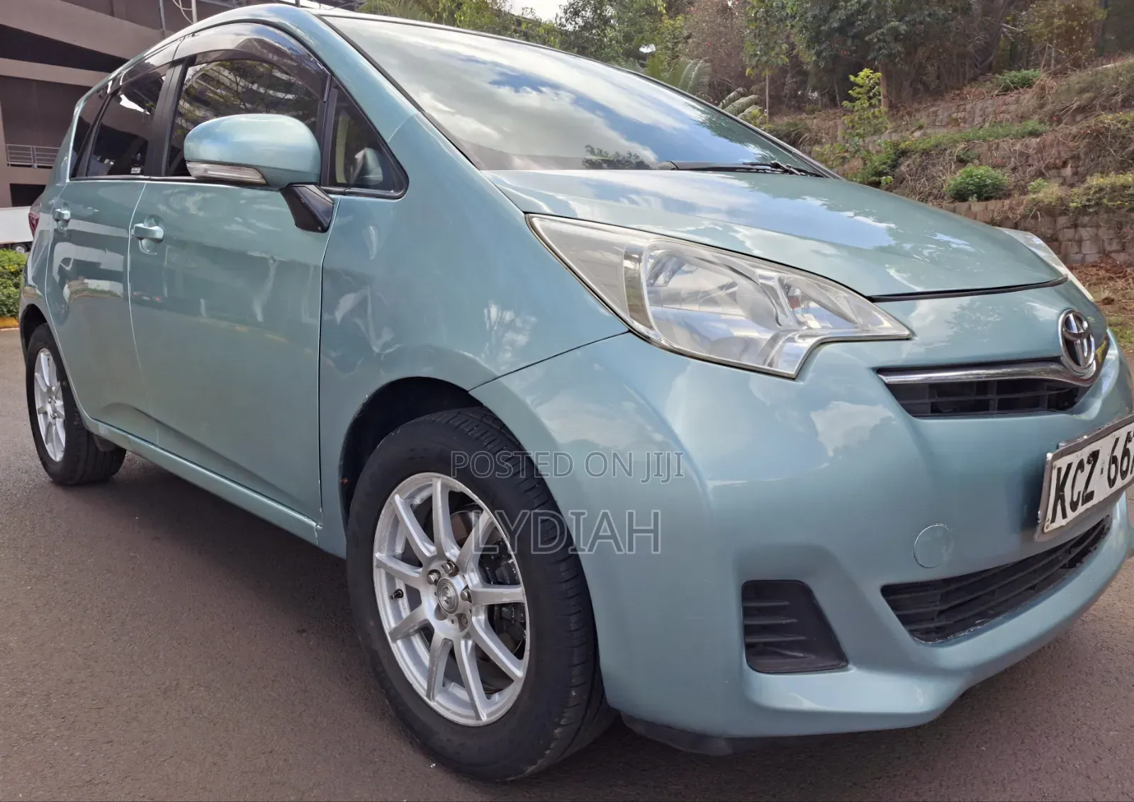 Toyota Ractis 2013 Green