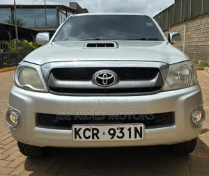 Toyota Hilux 2011 Silver