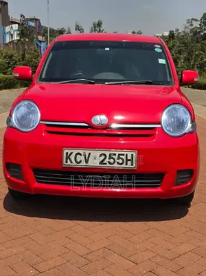 Toyota Sienta 2013 Red