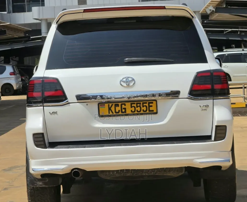 Toyota Land Cruiser 2014 White
