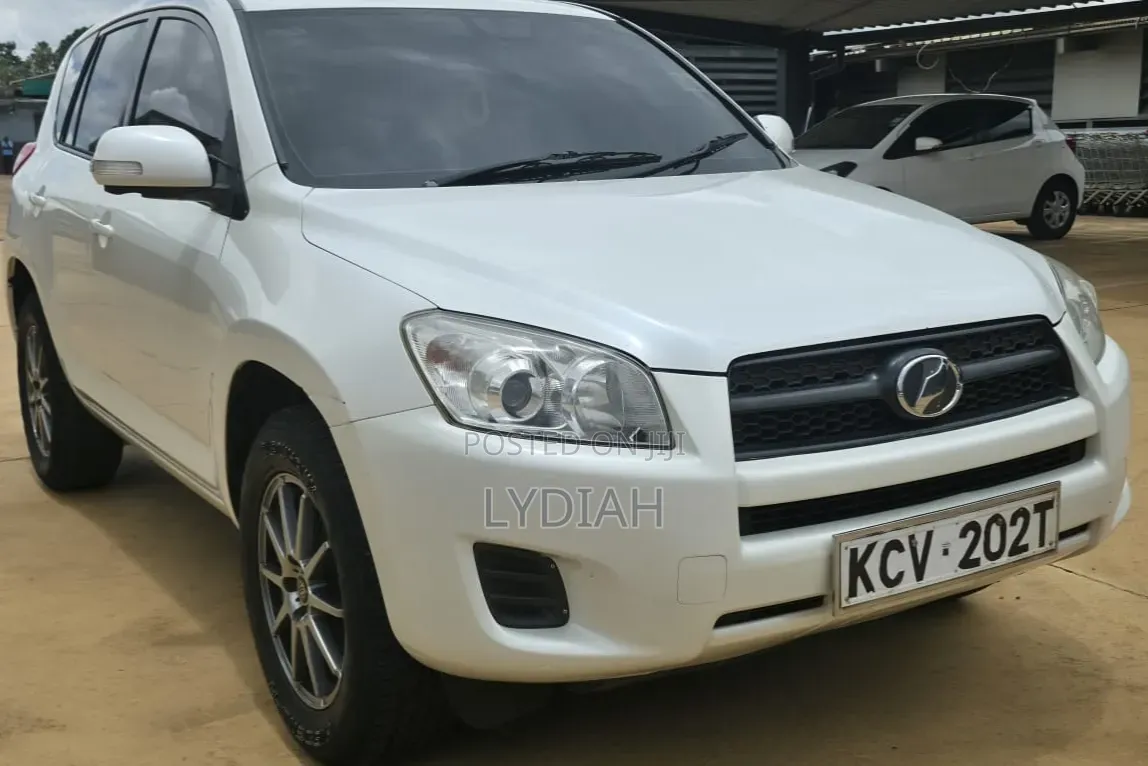 Toyota RAV4 2012 White