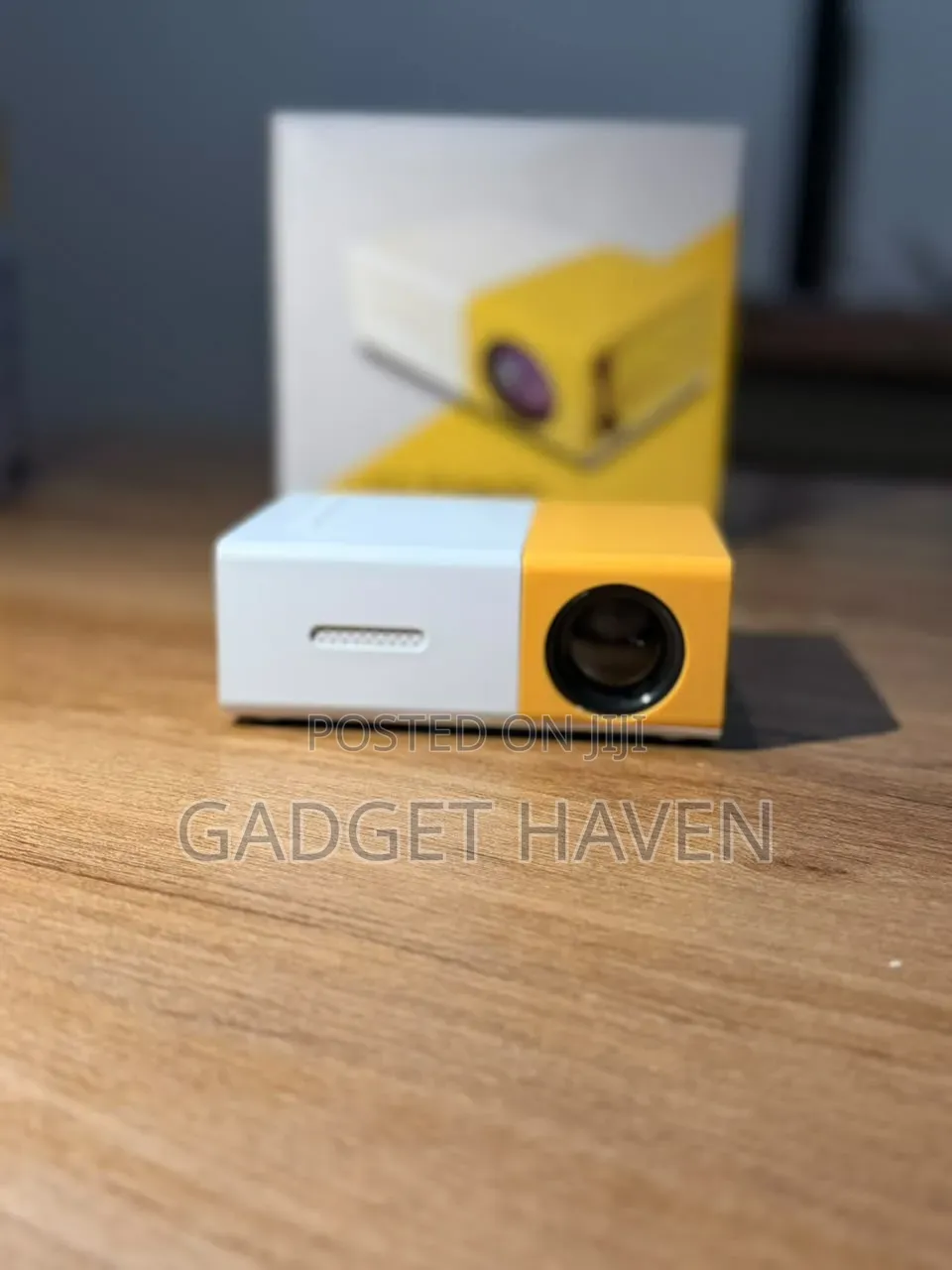 YG300 Compact Portable Projector