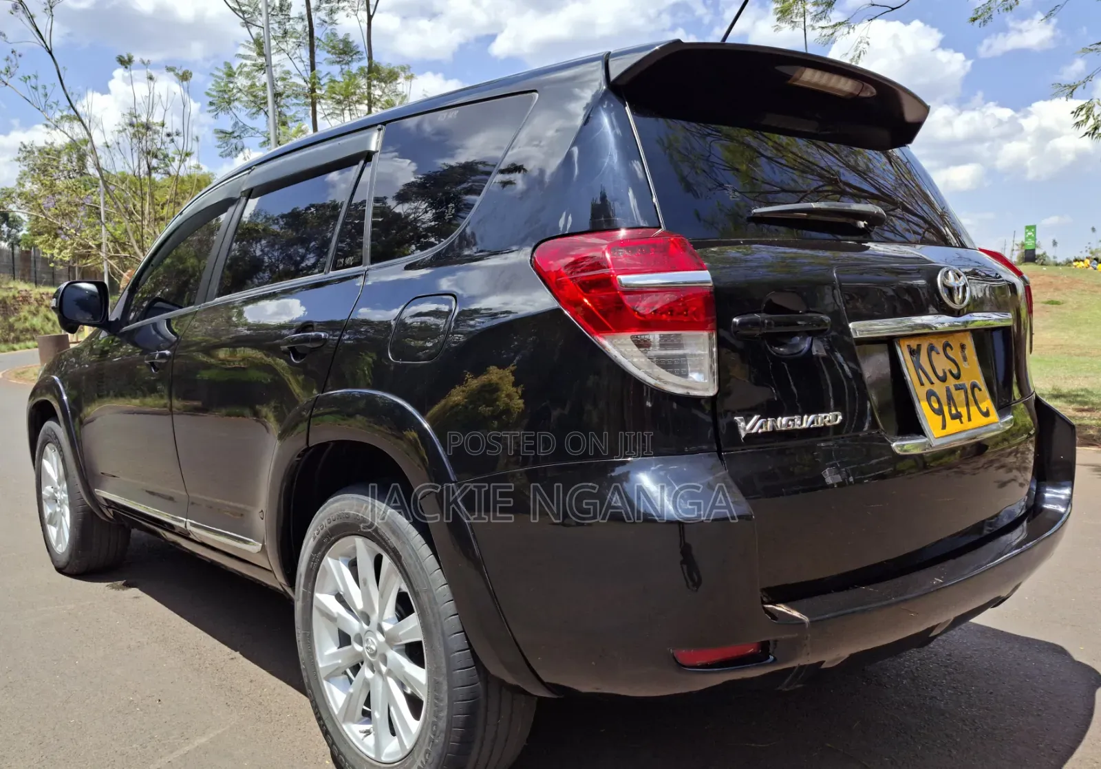 Toyota Vanguard 2011 Black