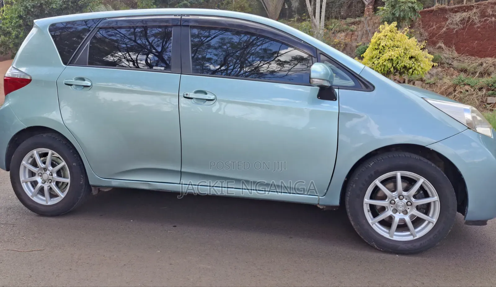 Toyota Ractis 2013 Green