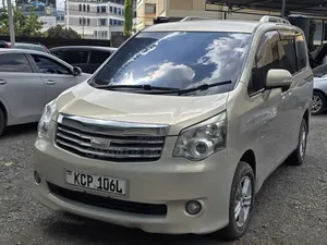 Toyota Noah 2.0 158hp FWD (8 Seater) 2011 Gold