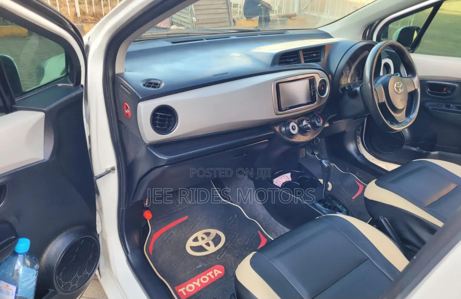 Toyota Vitz 2013 Off white