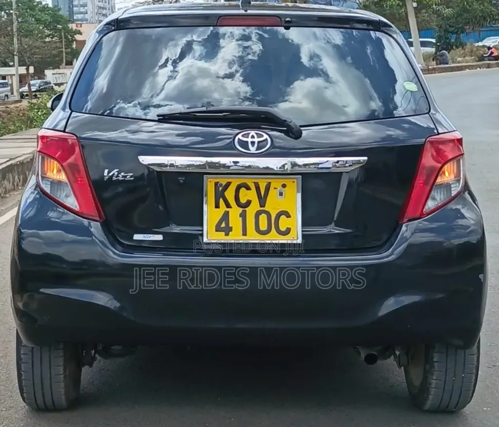 Toyota Vitz 2012 Burgundy