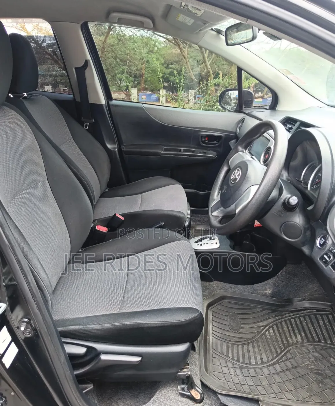 Toyota Vitz 2012 Burgundy