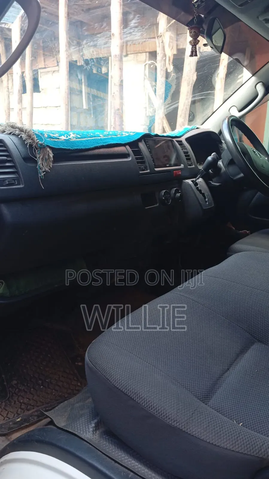 Toyota HiAce 2015 White