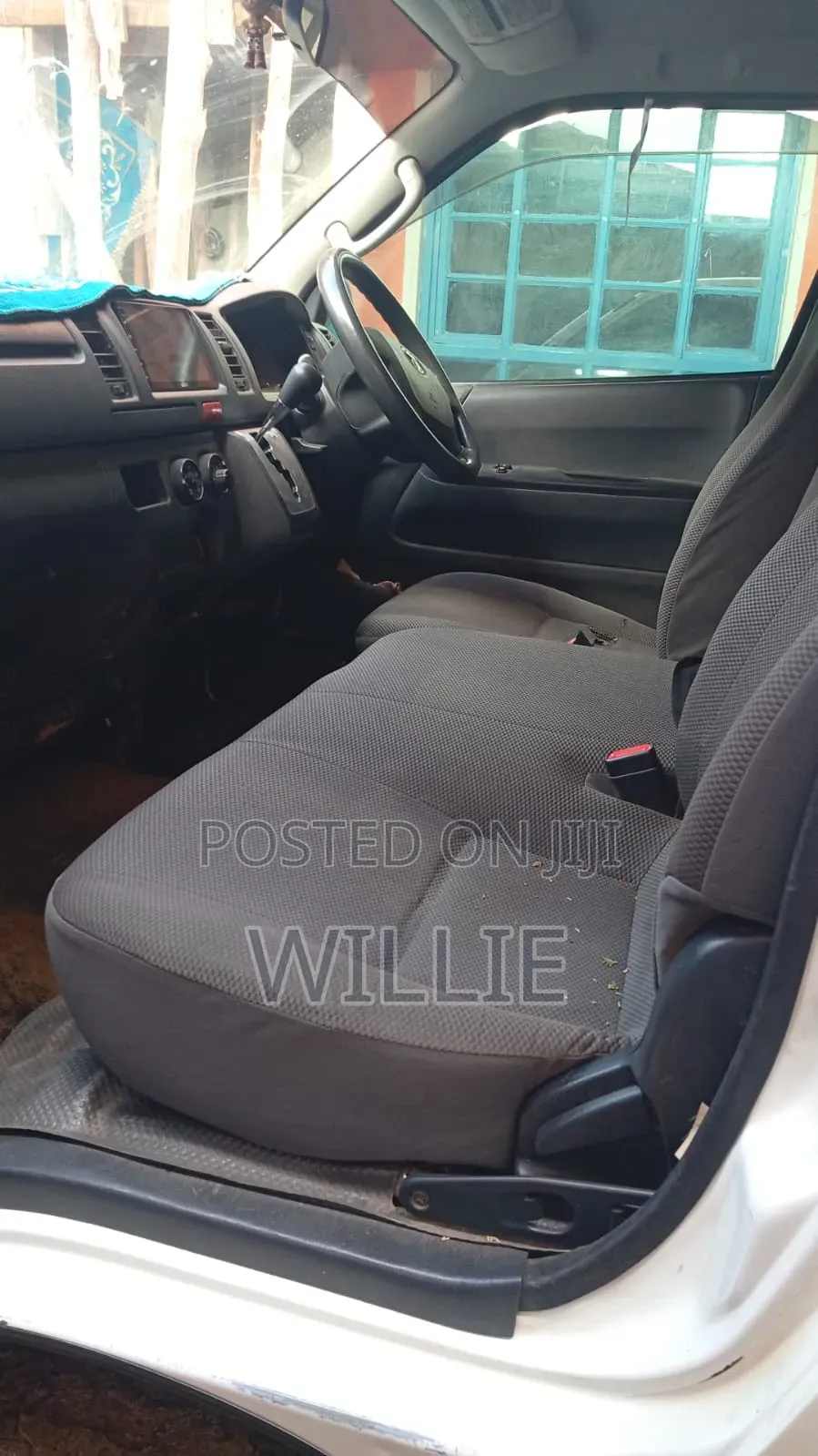 Toyota HiAce 2015 White